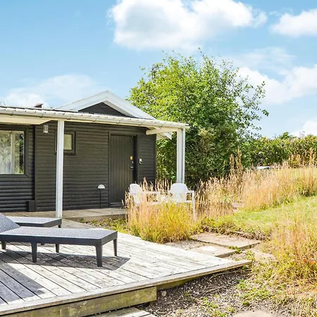 2 Bedroom Amazing In Dom wakacyjny *